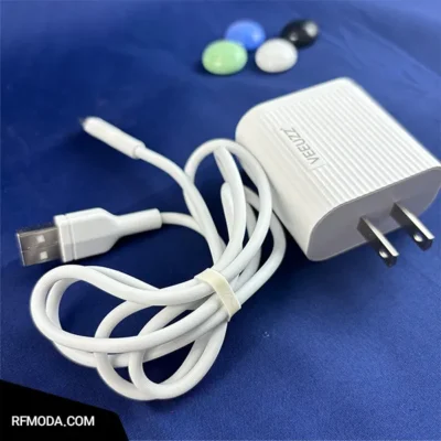 آداپتور 3 پورت برند ویوز 5 وات مدل v17 کد m9007